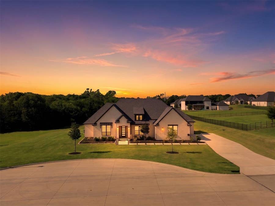 Property photo for 126 Buchanan Court, Weston, TX