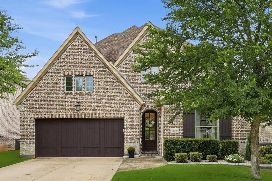 Property photo for 342 Hill Creek Lane, Grapevine, TX