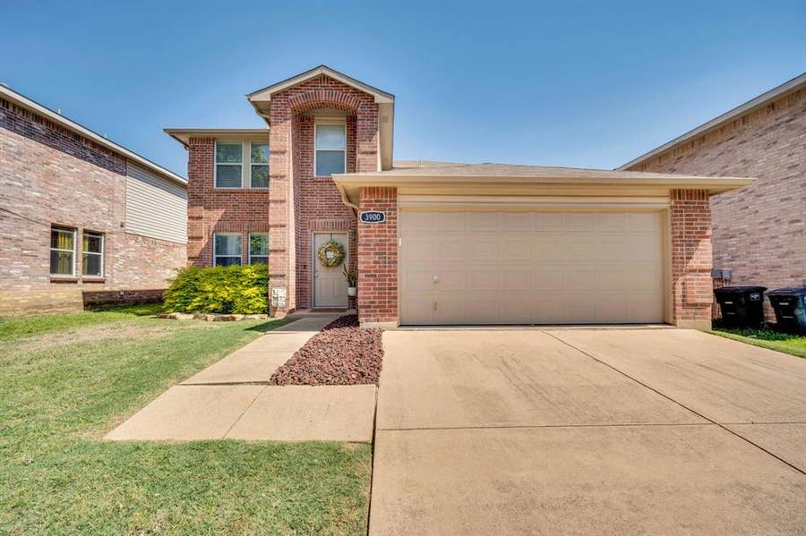 Property photo for 3900 Country Lane, Fort Worth, TX