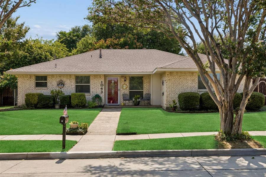 Property photo for 1043 Cherrywood Lane, Carrollton, TX