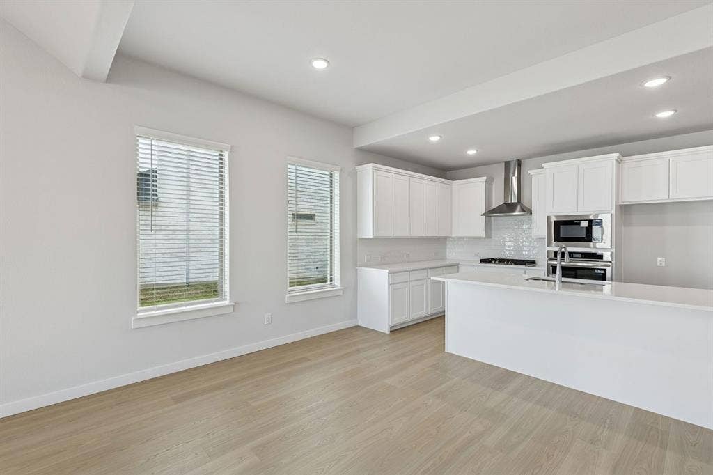 733 Lyft Lane, Aledo, TX 76008 Kitchen in the Stanley II home plan by Trophy Signature Homes – REPRESENTATIVE PHOTO