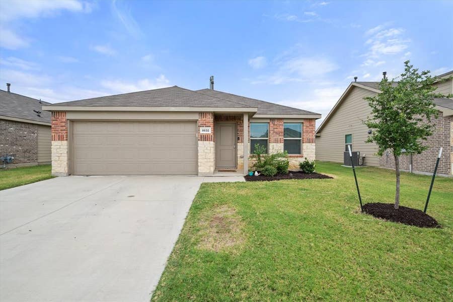 Property photo for 8632 Thicket Ridge Street, Fort Worth, TX
