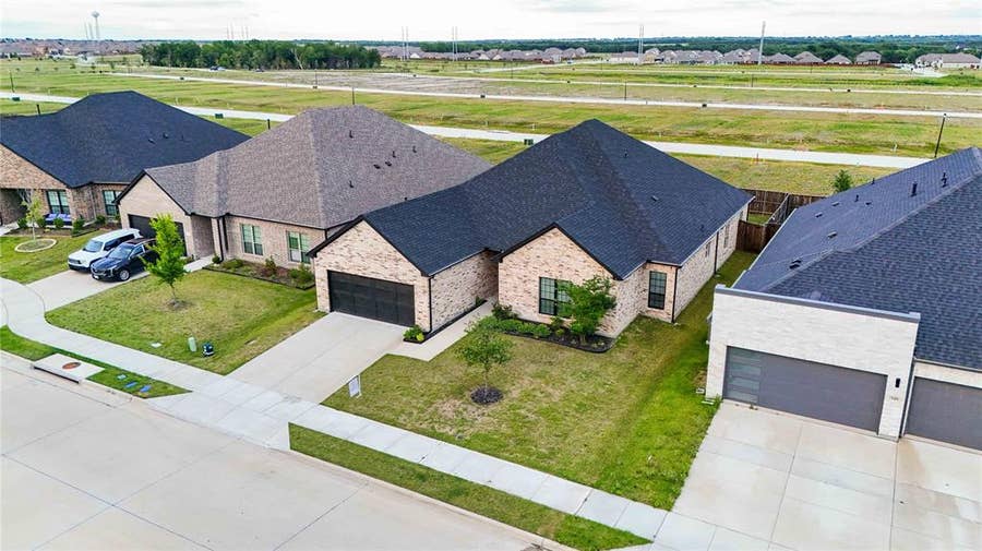 Property photo for 354 Rock Acre Drive, Lavon, TX