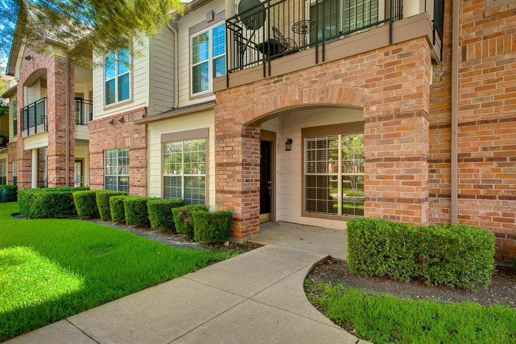 2524 Preston Road, #1501, Plano, TX 75093 Main Entrance of Property