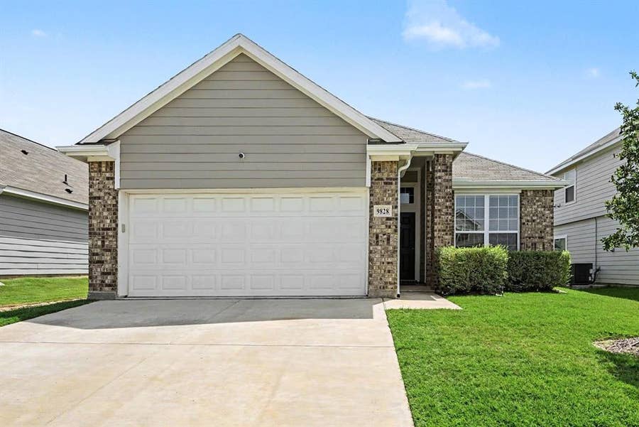 Property photo for 9828 Dynamics Drive, Fort Worth, TX