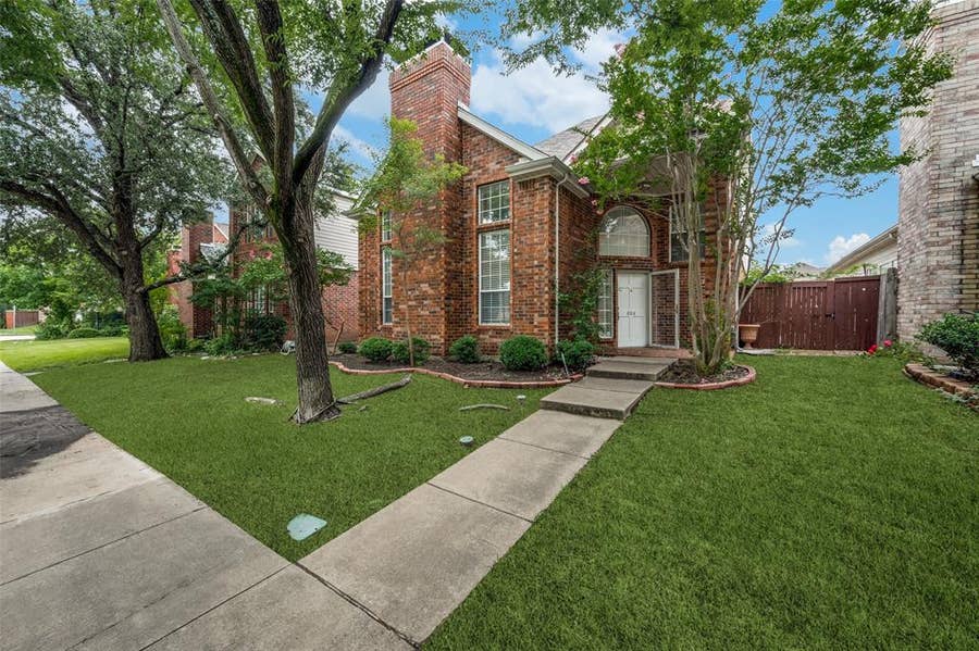 Property photo for 804 Santa fe Trail, Irving, TX