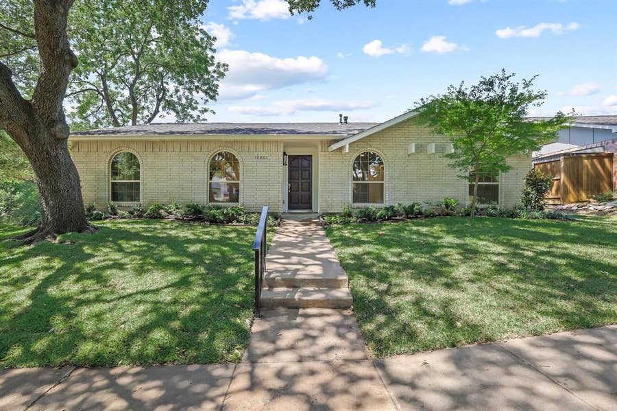 Property photo for 10801 Middle Knoll Drive, Dallas, TX