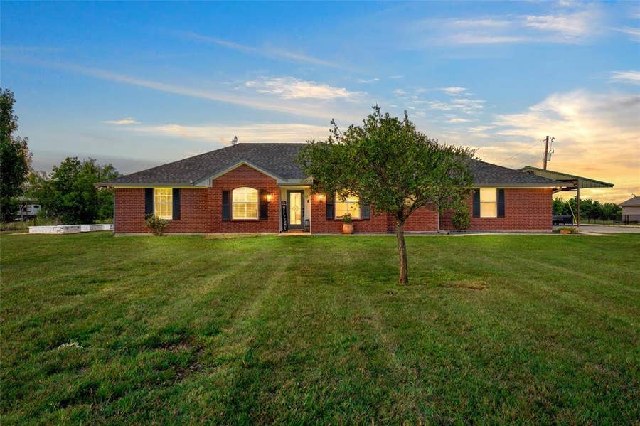 Property photo for 274 Dove Hill Lane, China Spring, TX