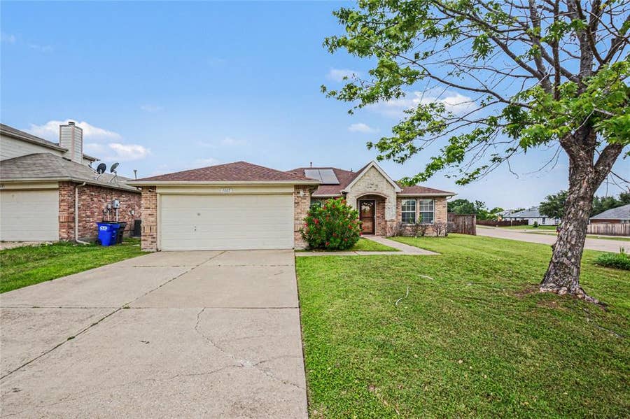 Property photo for 1005 Windsor Lane, Forney, TX