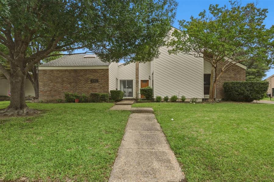Property photo for 16902 Davenport Court, Dallas, TX