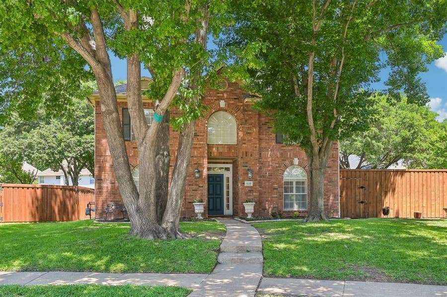 Property photo for 828 Lakeview Court, Coppell, TX