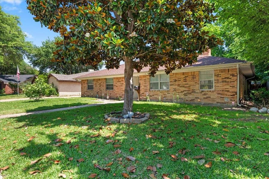 Property photo for 2400 Douglas Avenue, Irving, TX