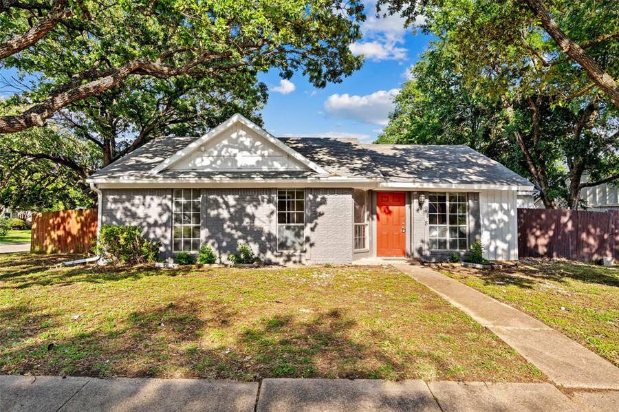 Property photo for 948 Carom Way, Dallas, TX