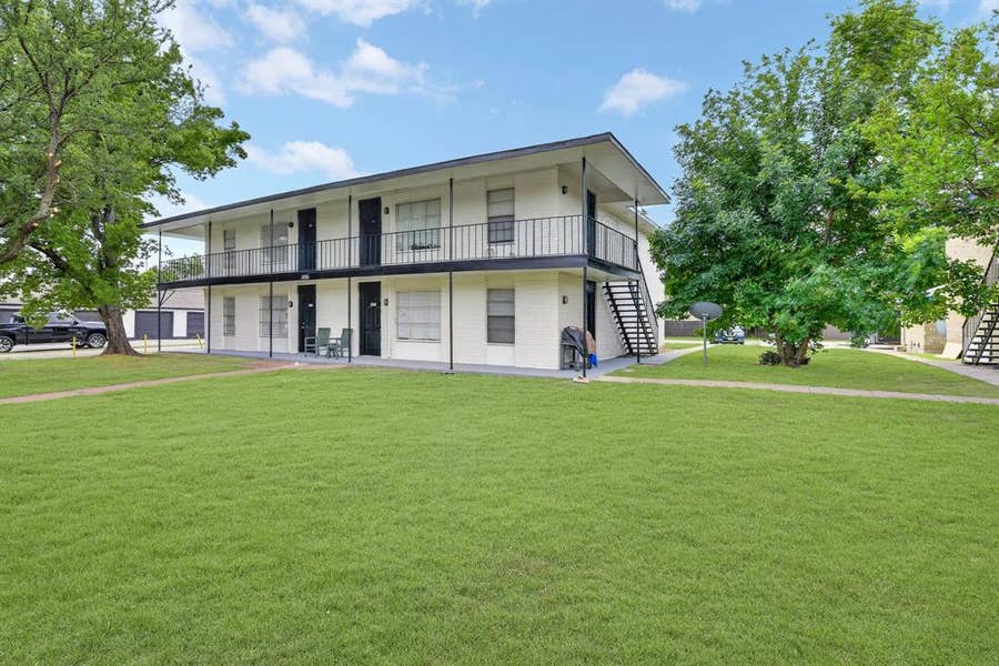 Property photo for 3016 Tudor Lane, Irving, TX