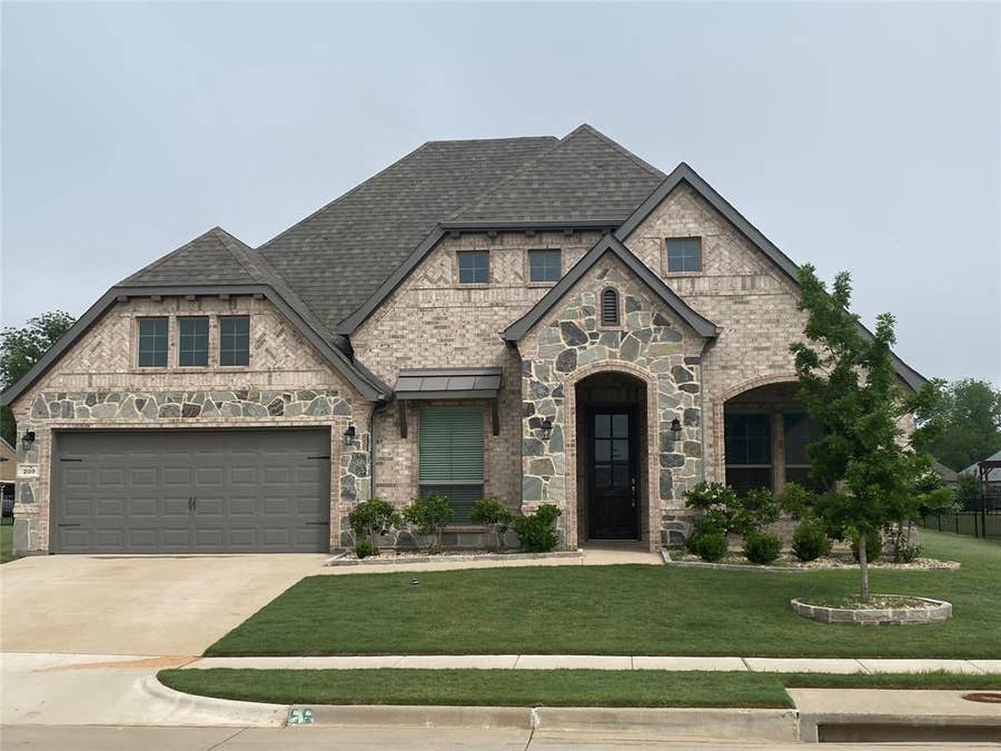 Property photo for 209 Johnson Street, Granbury, TX
