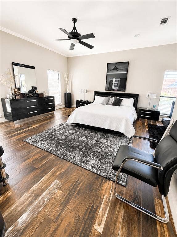 4315 Creekmeadow Drive, Dallas, TX 75287 Large room opens to private hallway and large bath.