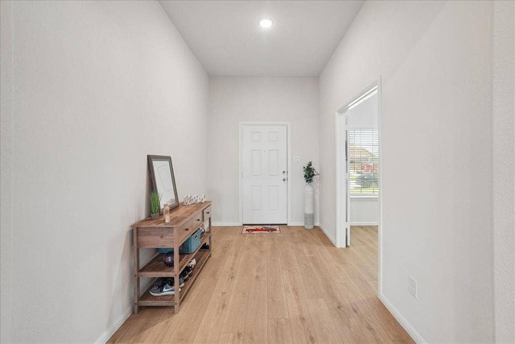 1004 Pineview Lane, Crowley, TX 76036 1004 Pineview Lane, Crowley, TX 76036