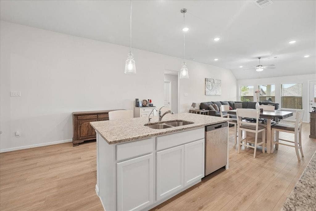 1004 Pineview Lane, Crowley, TX 76036 1004 Pineview Lane, Crowley, TX 76036