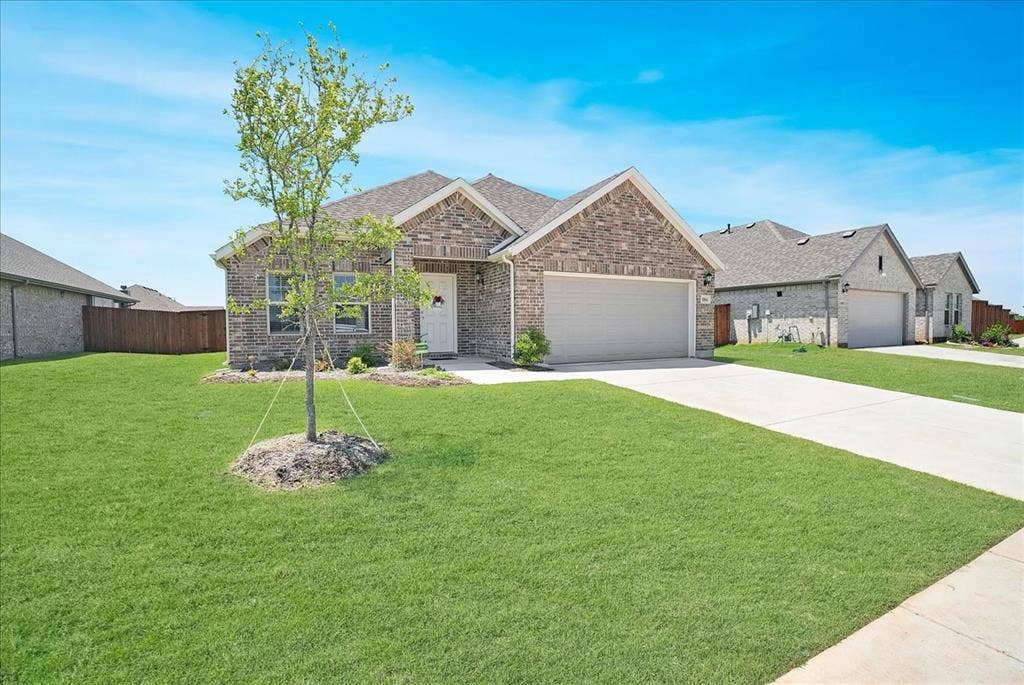 1004 Pineview Lane, Crowley, TX 76036 1004 Pineview Lane, Crowley, TX 76036