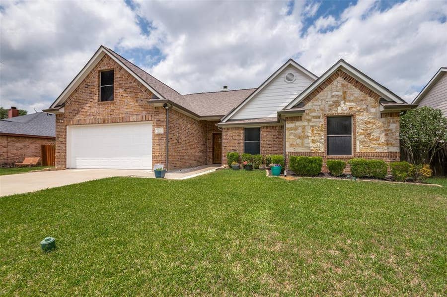 Property photo for 112 Hamblen Boulevard, Palmer, TX