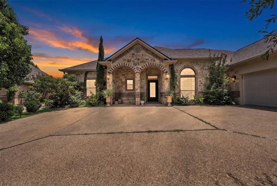Property photo for 335 Edinburgh Lane, Waco, TX