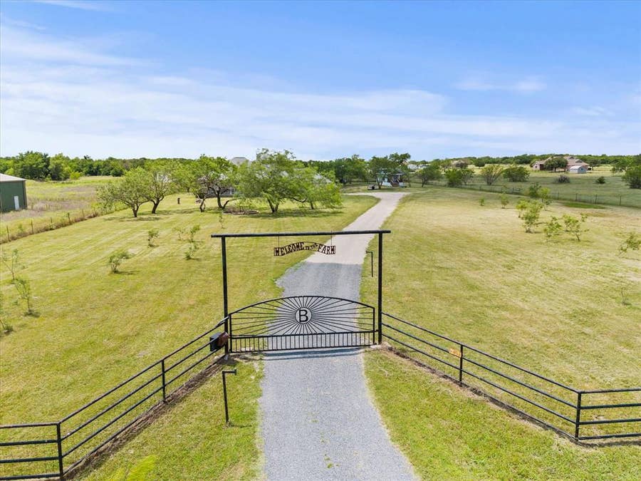 Property photo for 5476 County Road 2646, Royse City, TX