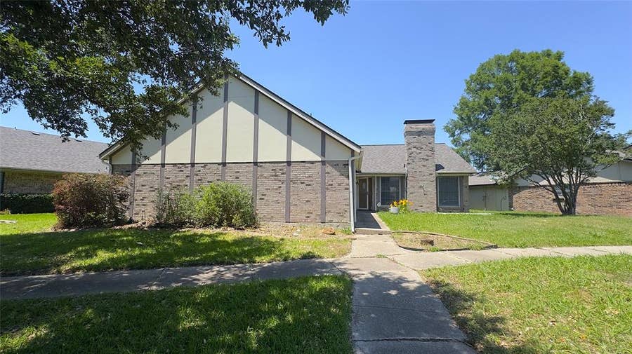 Property photo for 5426 Barcelona Drive, Garland, TX