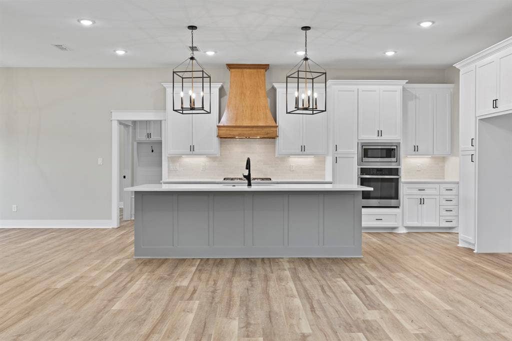13827 Luka Lane, Tyler, TX 75704 13827 Luka Lane, Tyler, TX 75704