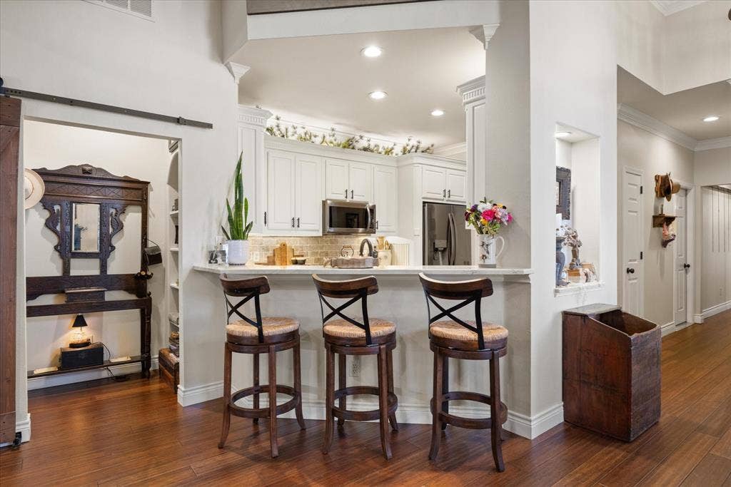 703 N Avalon Court, Granbury, TX 76048 703 N Avalon Court, Granbury, TX 76048