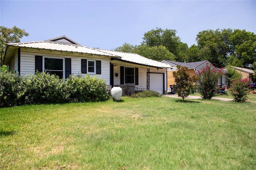 Property photo for 2004 N 40th Street, Waco, TX