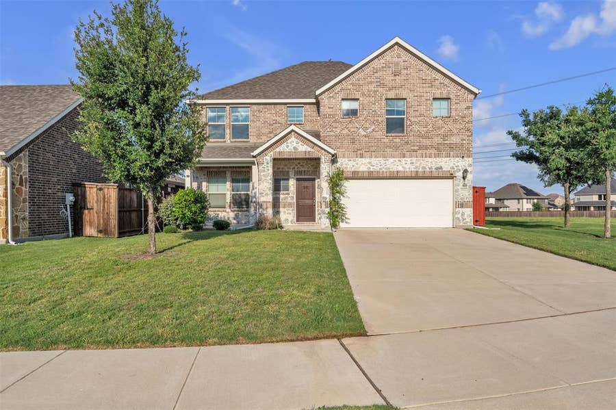 Property photo for 10012 Callan Lane, Fort Worth, TX