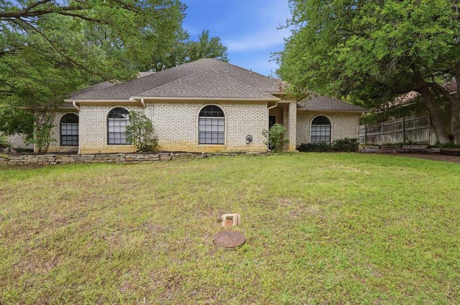 Property photo for 1500 Sandy Creek Drive, Denton, TX