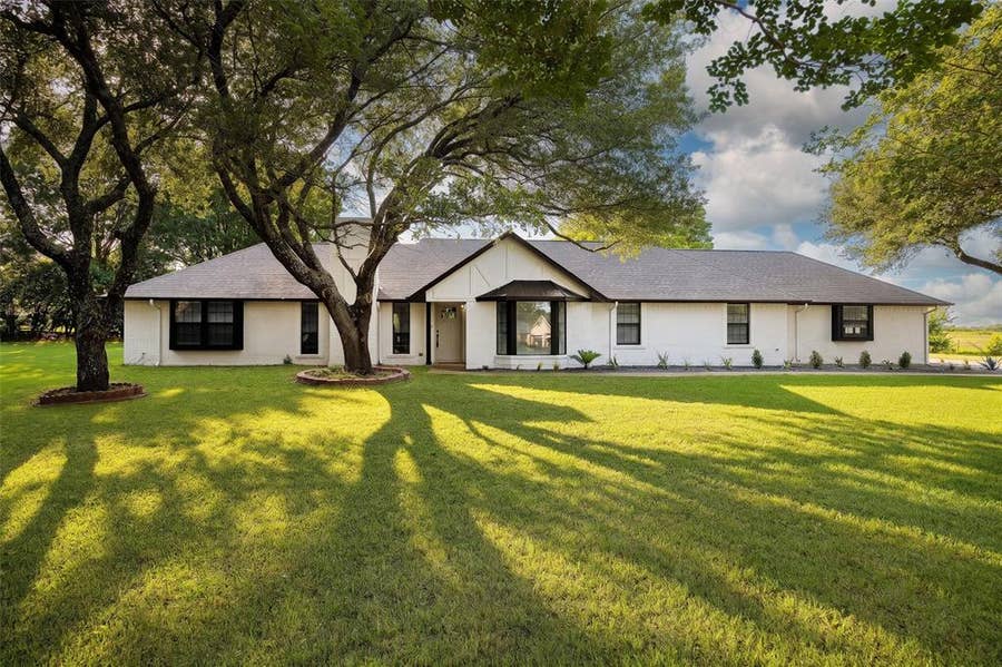 Property photo for 16 S Ridge Circle, Rockwall, TX