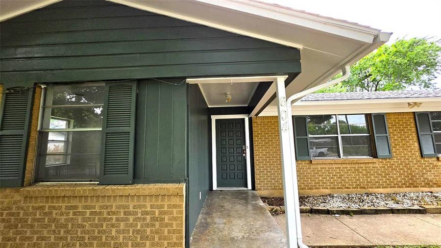 Property photo for 604 Sun Valley Drive, Denton, TX