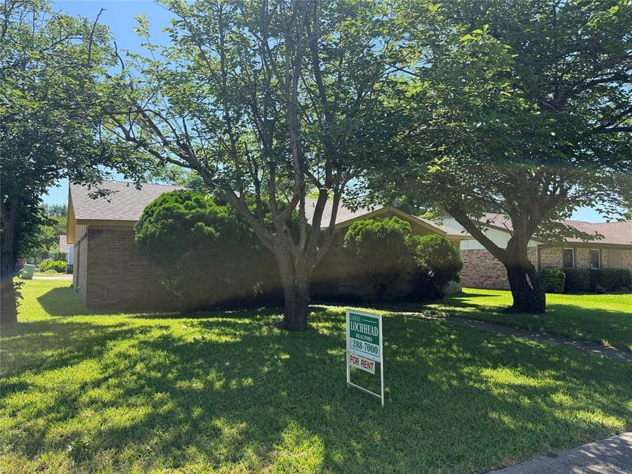 Property photo for 1400 Long Shadow Lane, Mesquite, TX