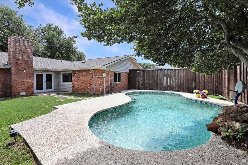 1113 Mossvine Drive, Plano, TX 75023 1113 Mossvine Drive, Plano, TX 75023