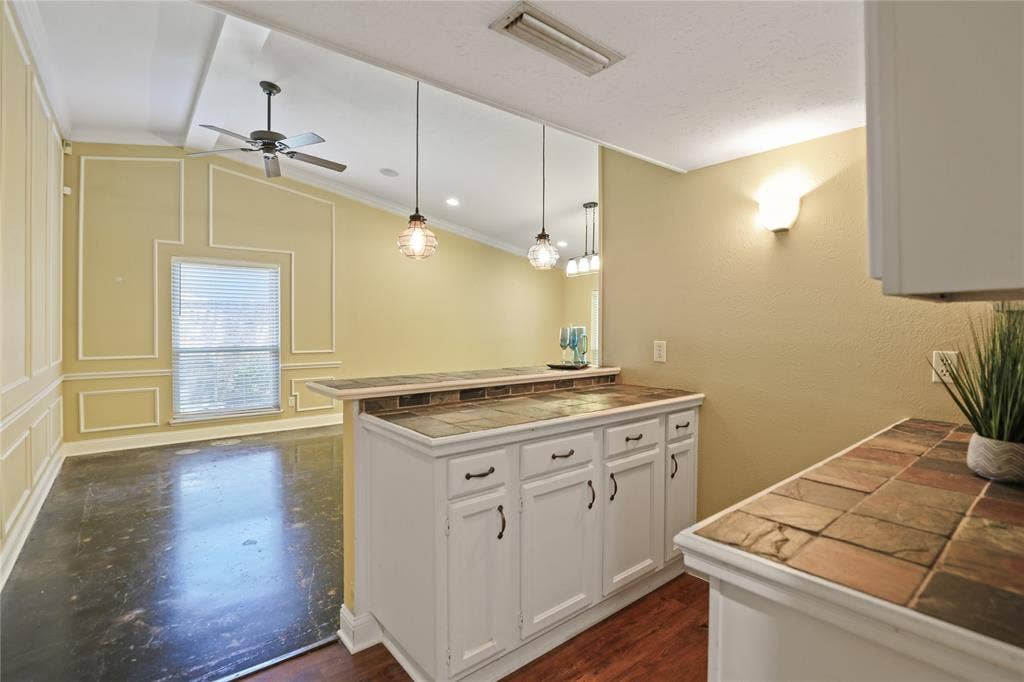 1113 Mossvine Drive, Plano, TX 75023 1113 Mossvine Drive, Plano, TX 75023