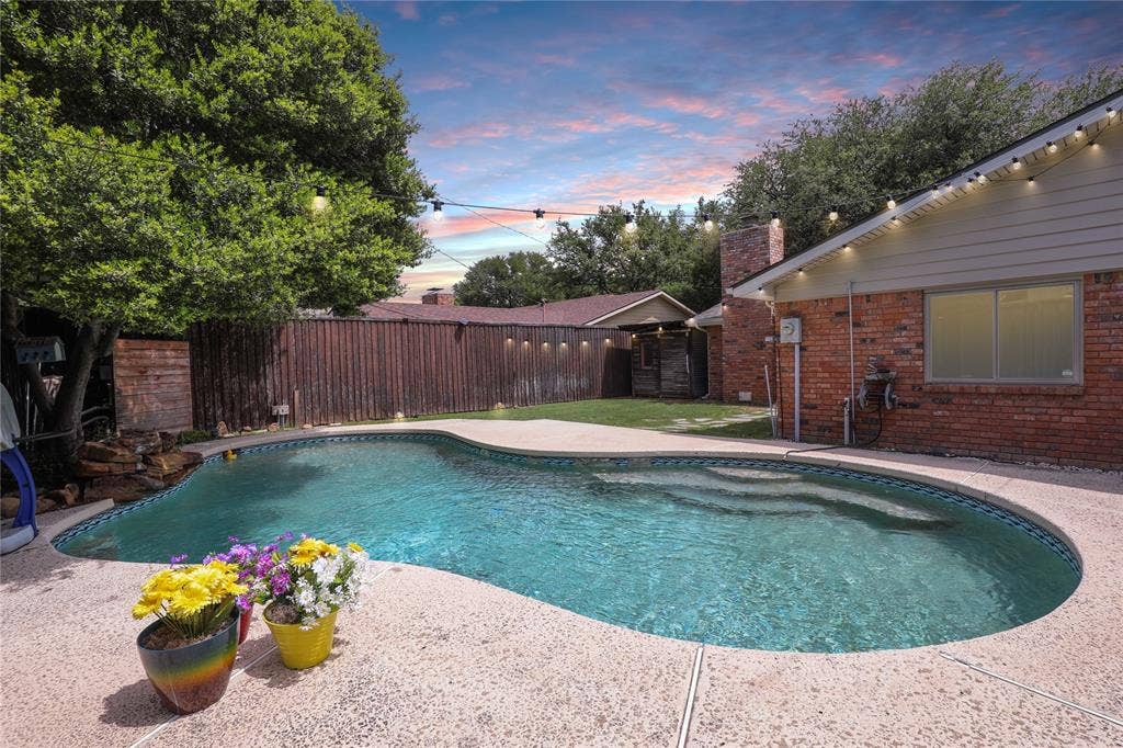 1113 Mossvine Drive, Plano, TX 75023 1113 Mossvine Drive, Plano, TX 75023