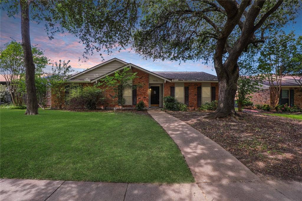 1113 Mossvine Drive, Plano, TX 75023 1113 Mossvine Drive, Plano, TX 75023