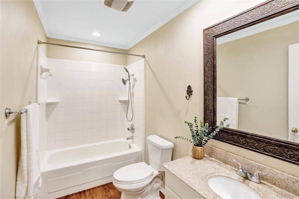 1113 Mossvine Drive, Plano, TX 75023 1113 Mossvine Drive, Plano, TX 75023