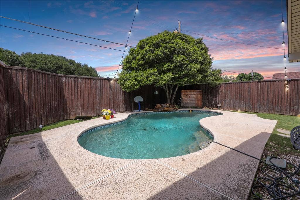 1113 Mossvine Drive, Plano, TX 75023 1113 Mossvine Drive, Plano, TX 75023