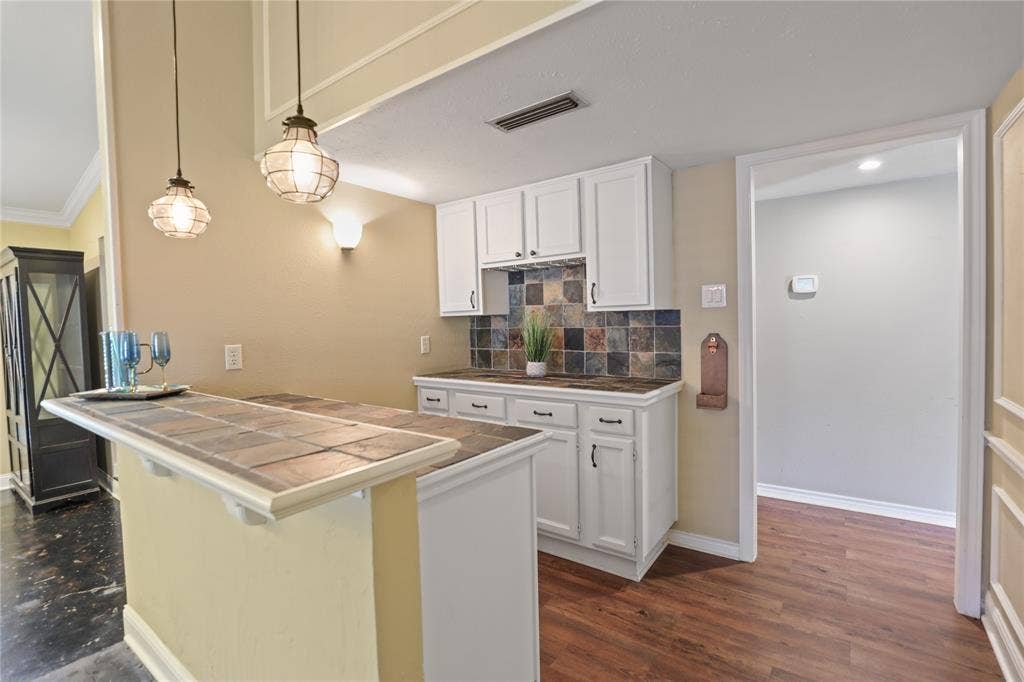 1113 Mossvine Drive, Plano, TX 75023 1113 Mossvine Drive, Plano, TX 75023