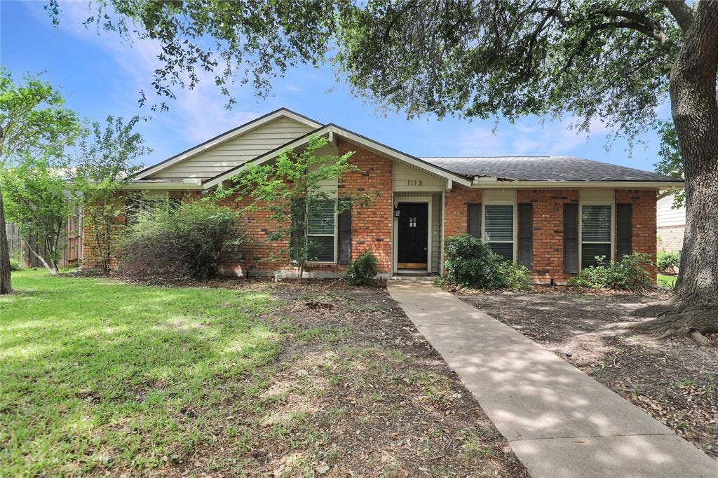 1113 Mossvine Drive, Plano, TX 75023 1113 Mossvine Drive, Plano, TX 75023