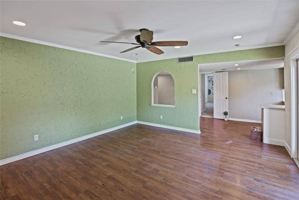1113 Mossvine Drive, Plano, TX 75023 1113 Mossvine Drive, Plano, TX 75023