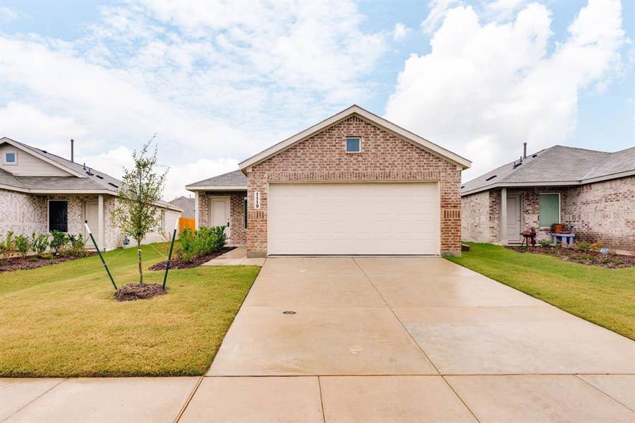 Property photo for 1119 Barbary fields Street, Forney, TX