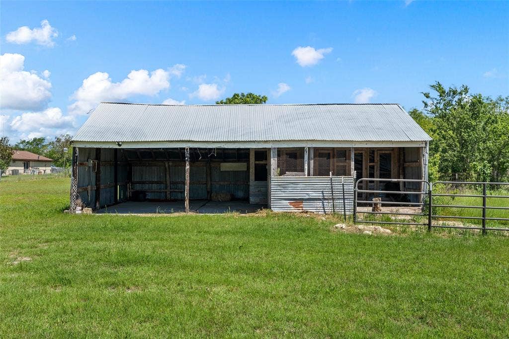 154 Longhorn Parkway, Axtell, TX 76624 154 Longhorn Parkway, Axtell, TX 76624