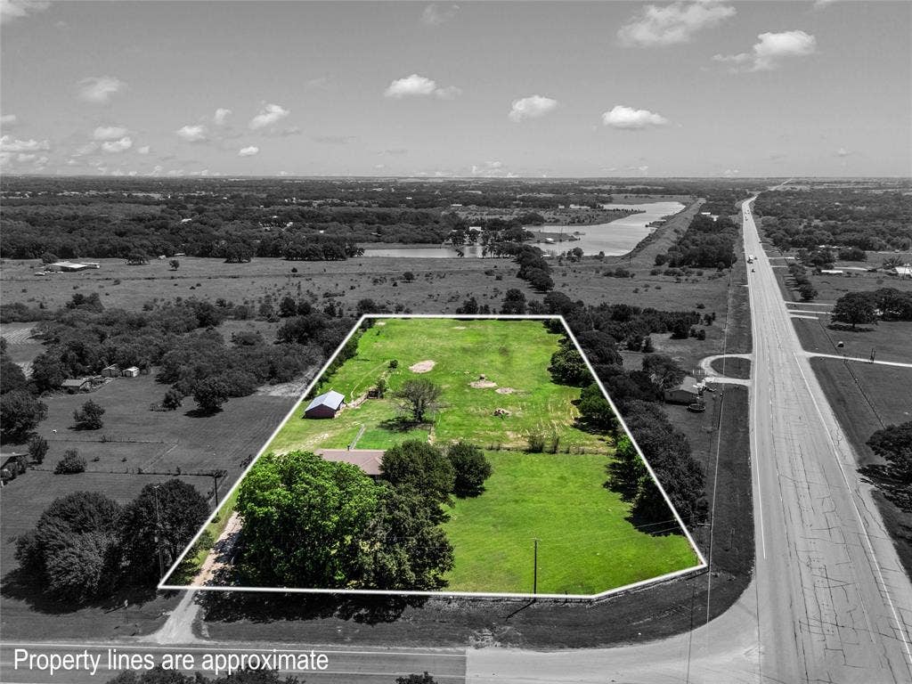 154 Longhorn Parkway, Axtell, TX 76624 154 Longhorn Parkway, Axtell, TX 76624
