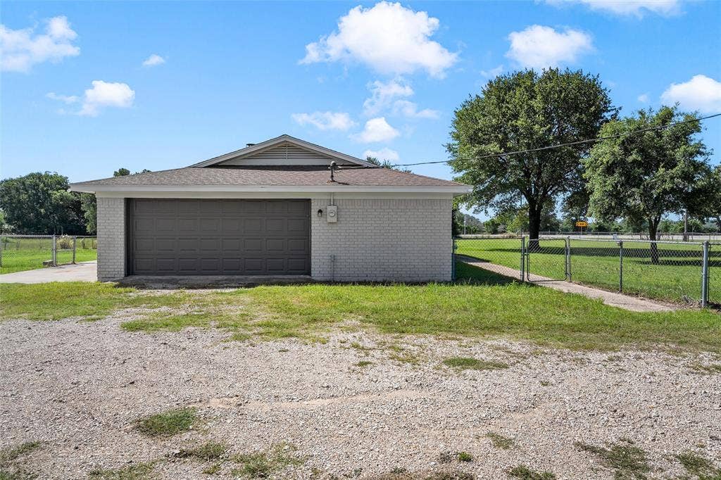 154 Longhorn Parkway, Axtell, TX 76624 154 Longhorn Parkway, Axtell, TX 76624