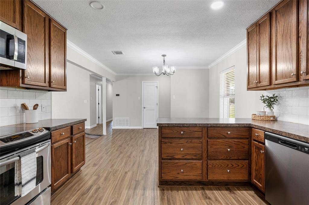 154 Longhorn Parkway, Axtell, TX 76624 154 Longhorn Parkway, Axtell, TX 76624
