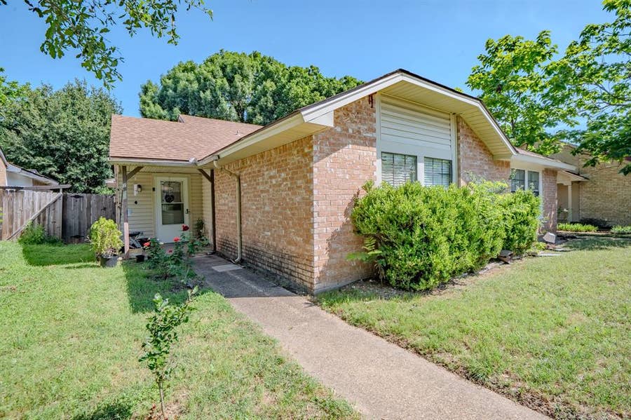 Property photo for 7105 Pineberry Road, Dallas, TX